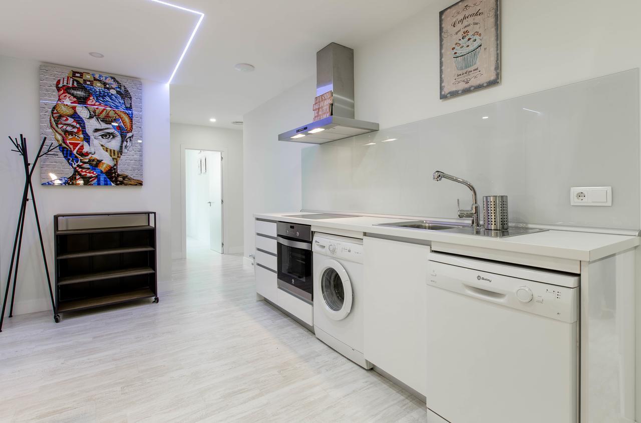 Апартаменты Bookinmadrid Com - Cascorro Sq 18 Pax Экстерьер фото