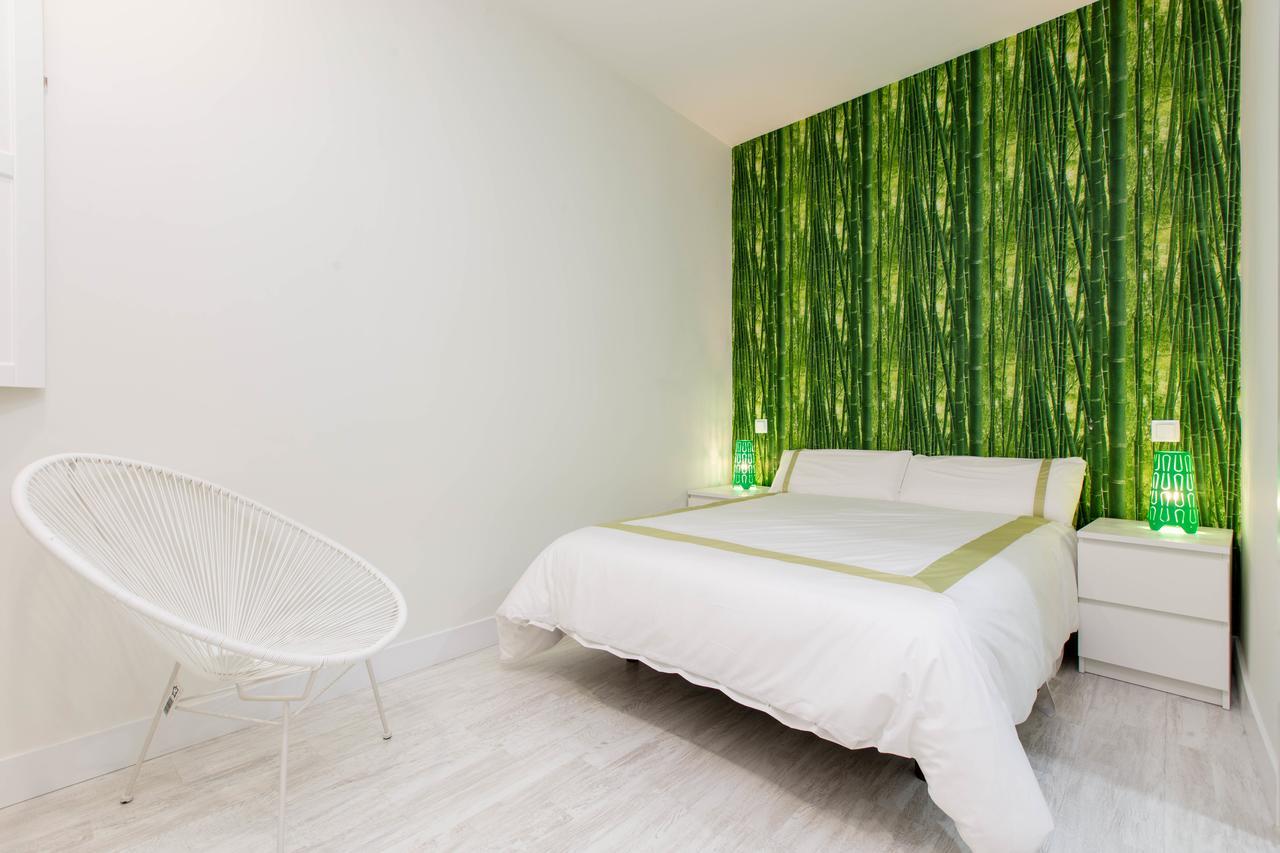 Апартаменты Bookinmadrid Com - Cascorro Sq 18 Pax Экстерьер фото