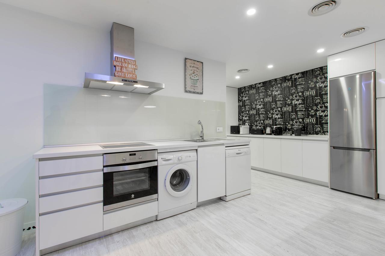 Апартаменты Bookinmadrid Com - Cascorro Sq 18 Pax Экстерьер фото