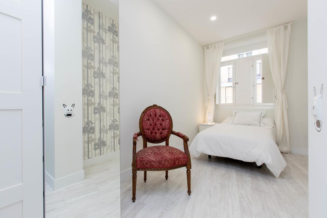 Апартаменты Bookinmadrid Com - Cascorro Sq 18 Pax Экстерьер фото