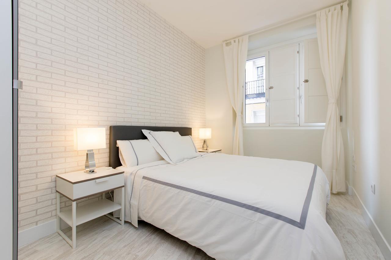Апартаменты Bookinmadrid Com - Cascorro Sq 18 Pax Экстерьер фото