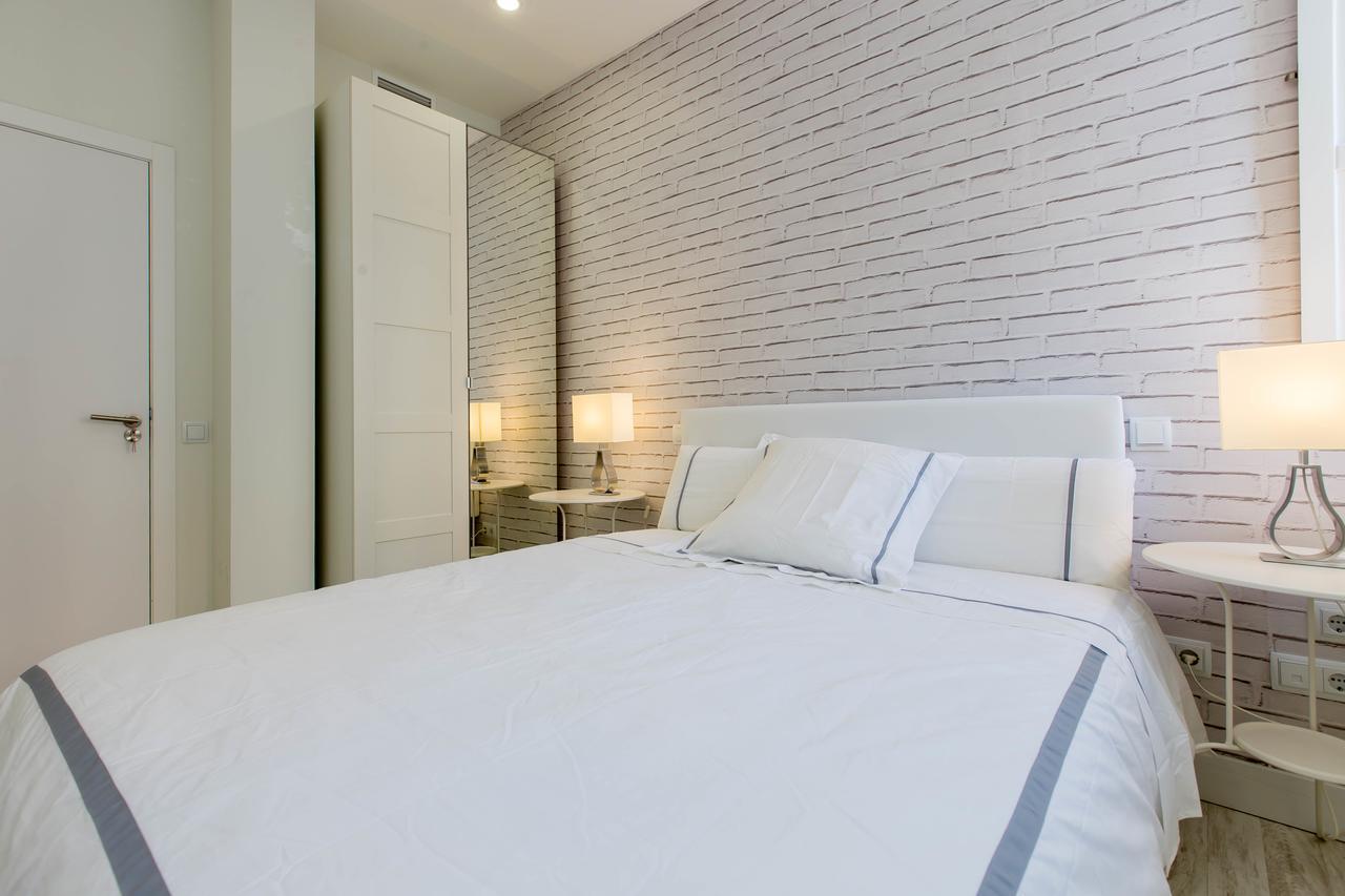 Апартаменты Bookinmadrid Com - Cascorro Sq 18 Pax Экстерьер фото