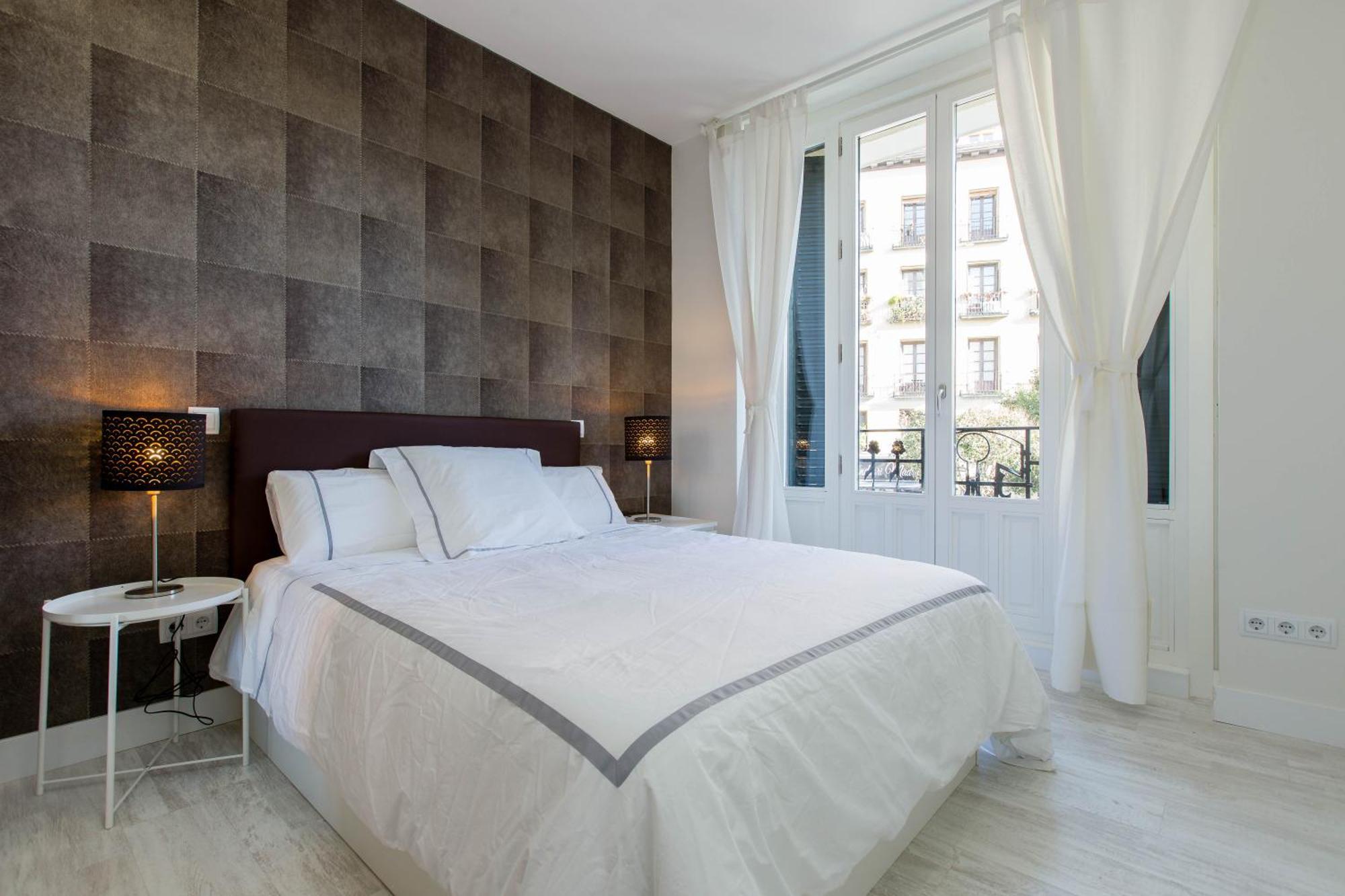 Апартаменты Bookinmadrid Com - Cascorro Sq 18 Pax Экстерьер фото