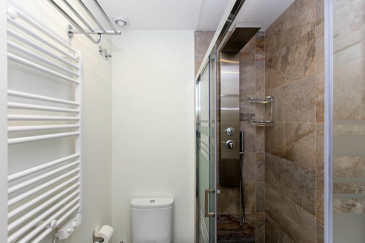 Апартаменты Bookinmadrid Com - Cascorro Sq 18 Pax Экстерьер фото