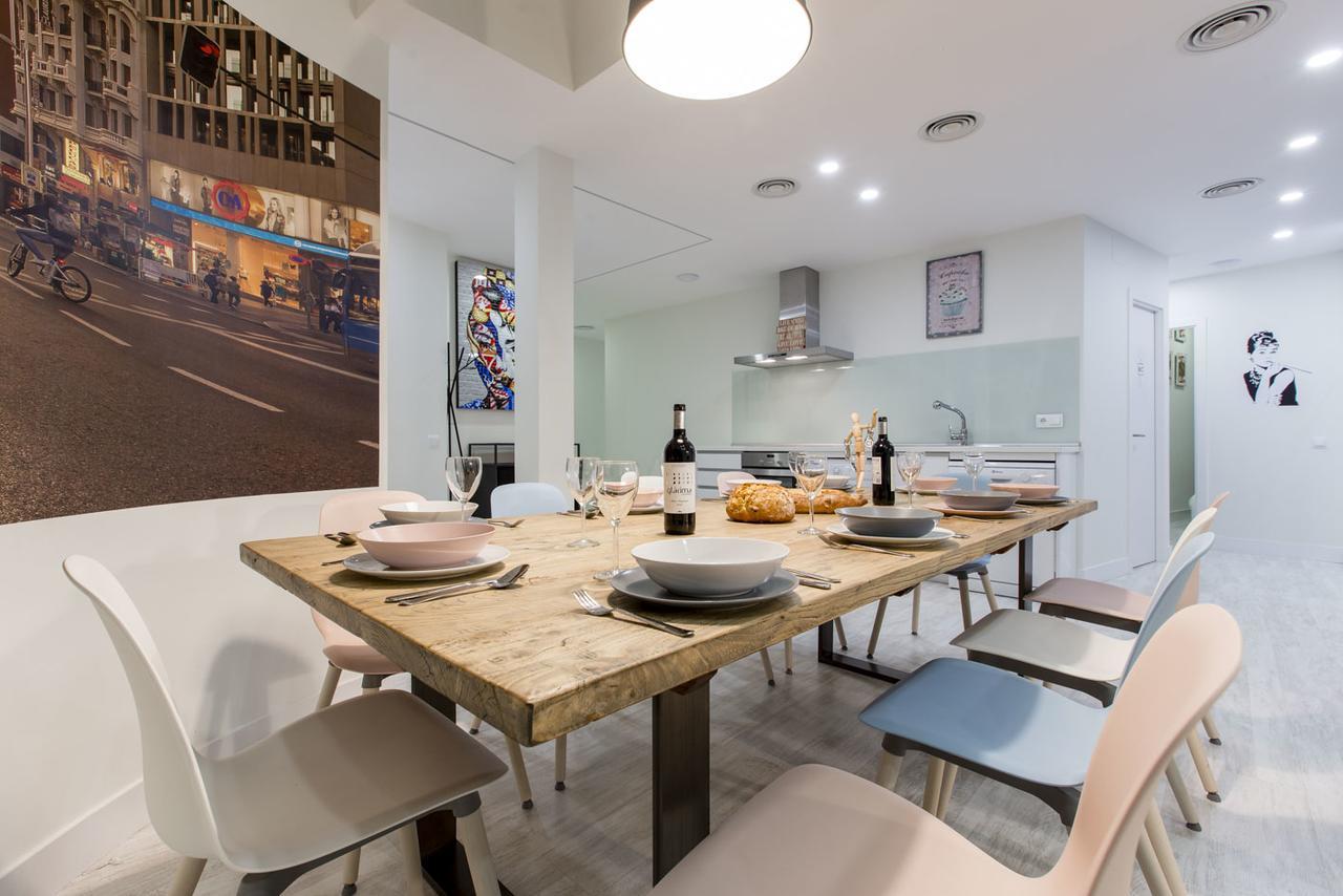 Апартаменты Bookinmadrid Com - Cascorro Sq 18 Pax Экстерьер фото
