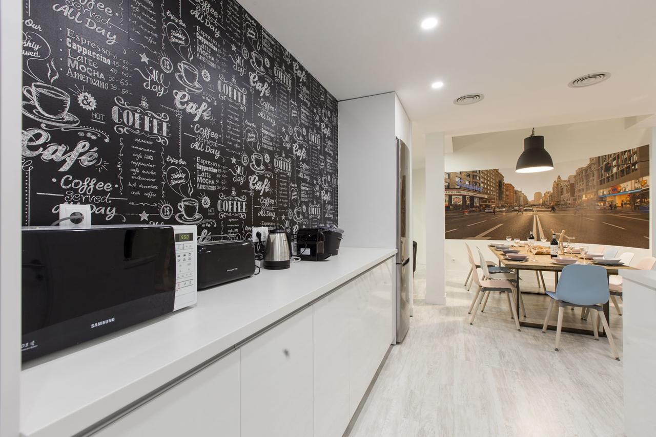 Апартаменты Bookinmadrid Com - Cascorro Sq 18 Pax Экстерьер фото